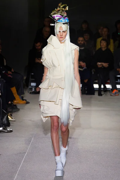Look 5